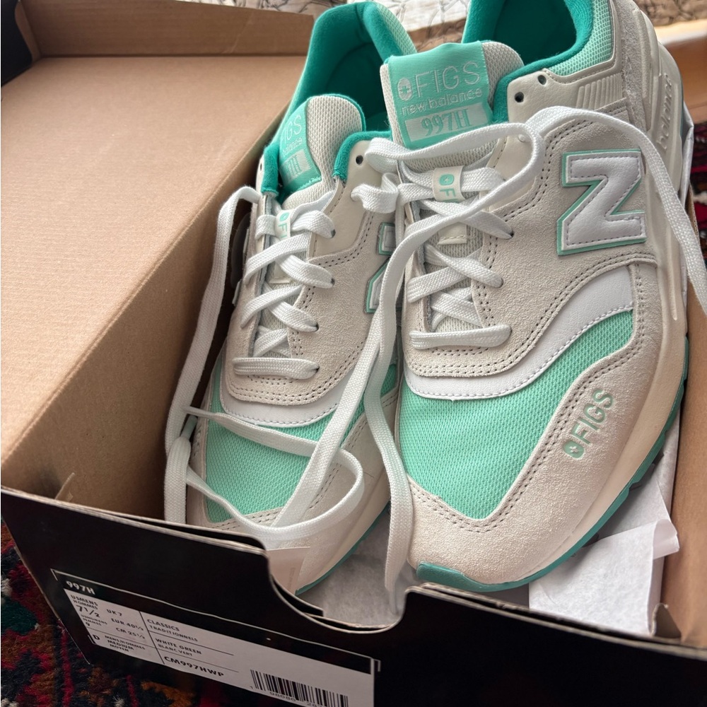 FIGS | New Balance 997H Women's Mint and White Sneakers